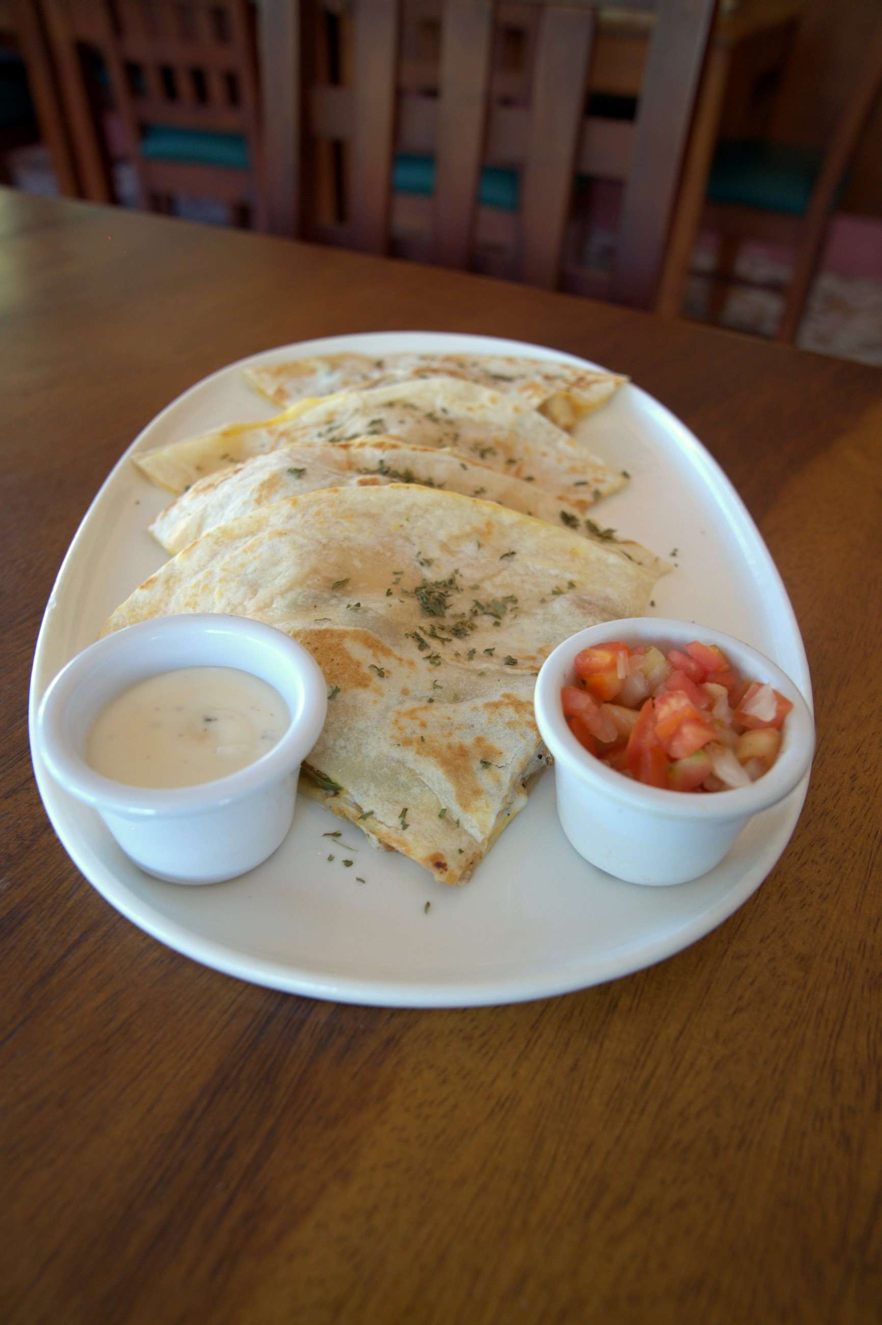 Quesadillas con salsa blanca y pico de gallo